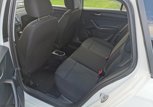 Skoda RAPID cena 21500 przebieg: 70000, rok produkcji 2019 z Nysa małe 154